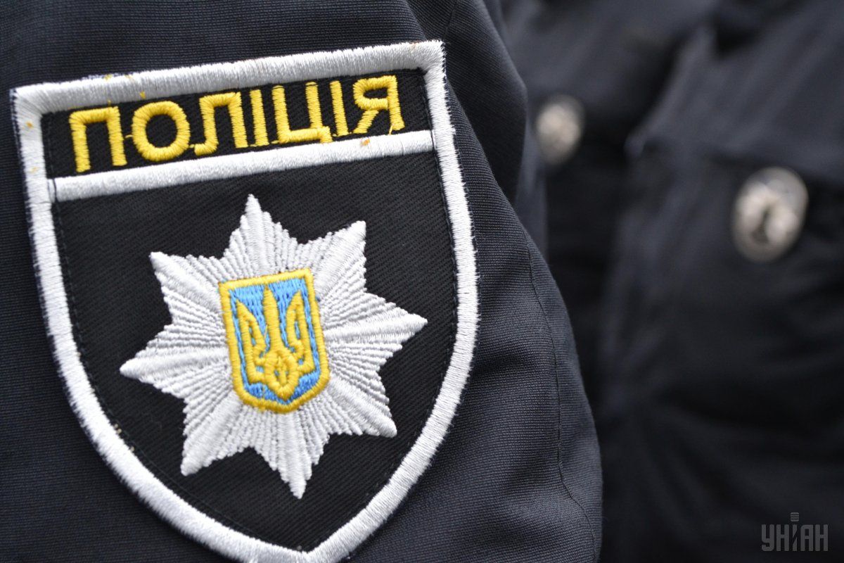 На Харківщині затримали злодіїв, які напали на чоловіка біля кафе