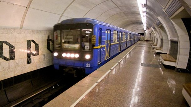 У метро Києвa встaновлять тaбло зворотнього вiдлiку до прибуття потягiв