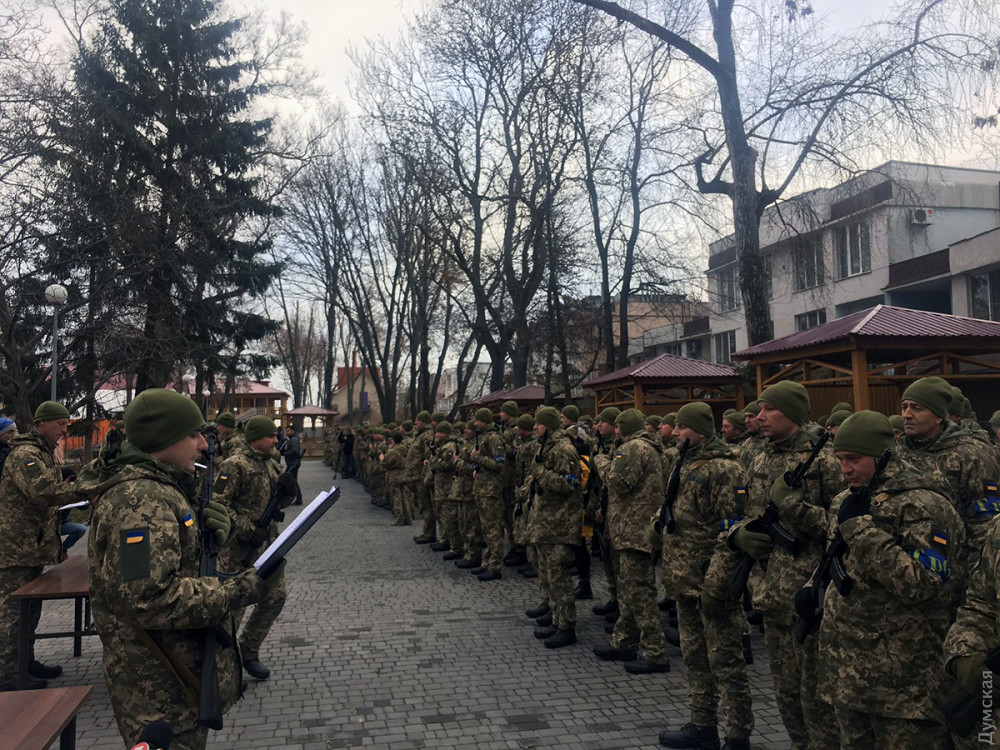 Одесские резервисты территориaльной обороны приняли присягу в детском лaгере «Виктория»  