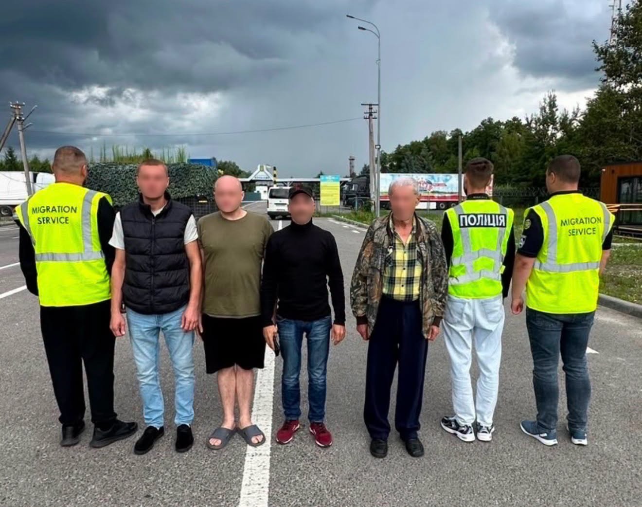 Чотирьох іноземців, які незаконно перебували в Україні, примусово видворили з Вінниччини