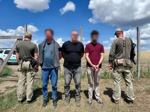 На Вінниччині чоловік намагався підкупити прикордонника 11 тисячами доларів під час спроби незаконно перетнути кордон