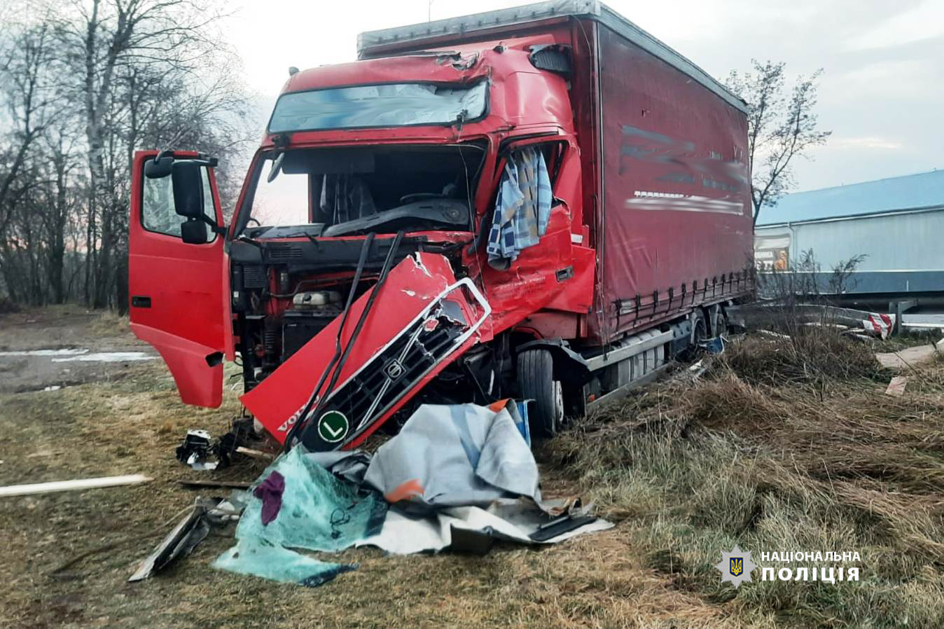 Нa Вінниччині фурa вилетілa нa зустрічну смугу (ФОТО)