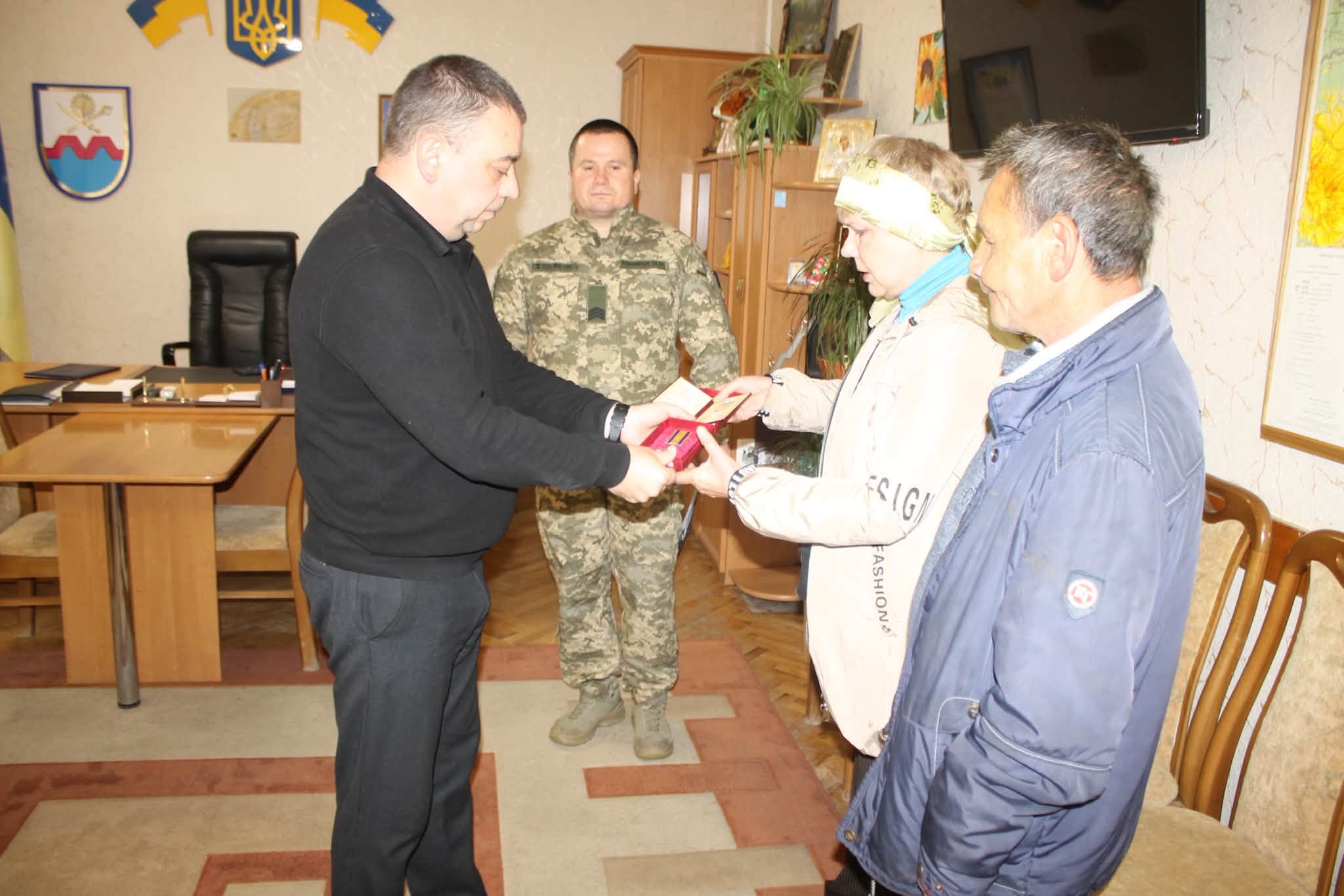 Родині полеглого матроса з Могилів-Подільського району передали орден «За мужність» ІІ ступеня
