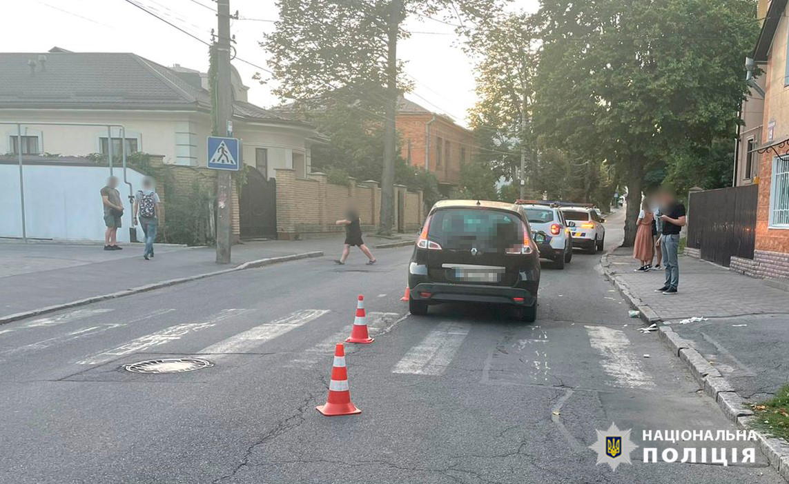 У Вінниці водій Renault збив двох жінок