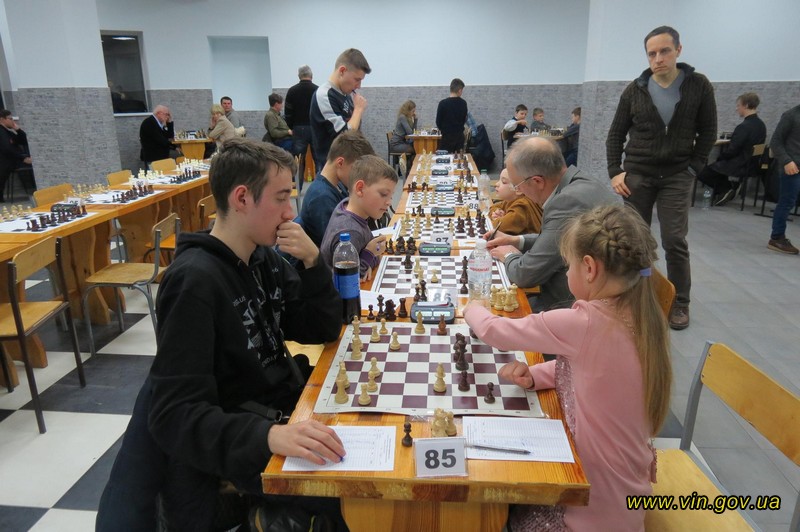 Чемпіонат України з шахів серед аматорів проходить у Вінниці. Відомий розклад турів