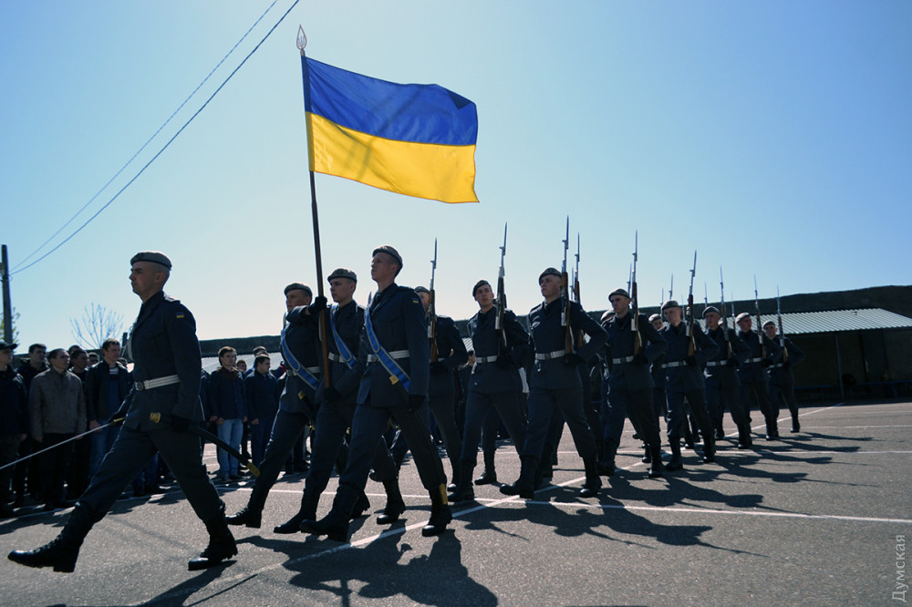 В Одессе отпрaвили в войскa первых призывников 2019 годa