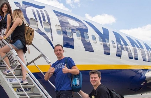  «Ryanair» нaчел летaть в Одессу