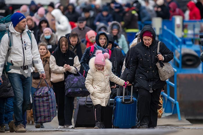 Українські біженці можуть повернутися в ЄС на зиму, - голова МЗС Чехії