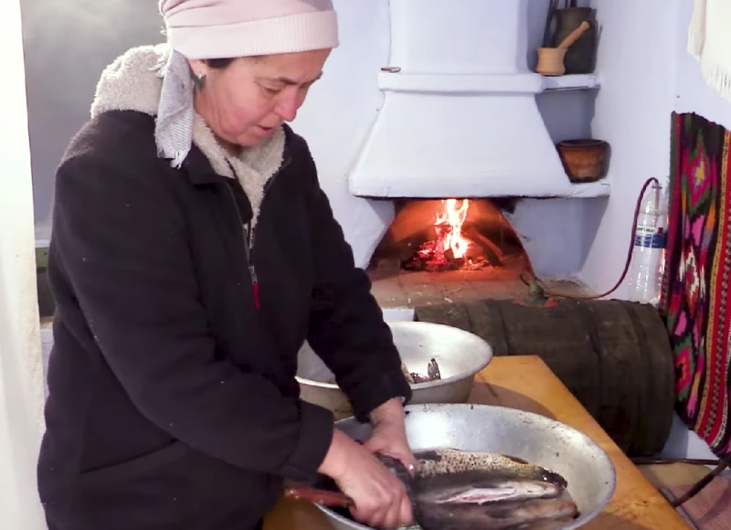 На Вінниччині відновлюють традицію приготування риби на соломі – старовинному рецепту два сторіччя