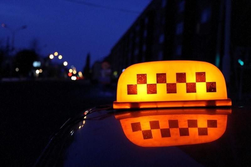 У Києві двоє чоловіків скоїли жорстокий напад водія таксі