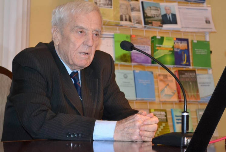 Вінничани попрощалися з легендарним ректором педагогічного університету