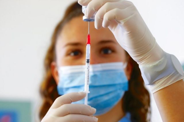 Вакцинування людей від COVID-19 повинно розпочатись у лютому, - Прем'єр-міністр