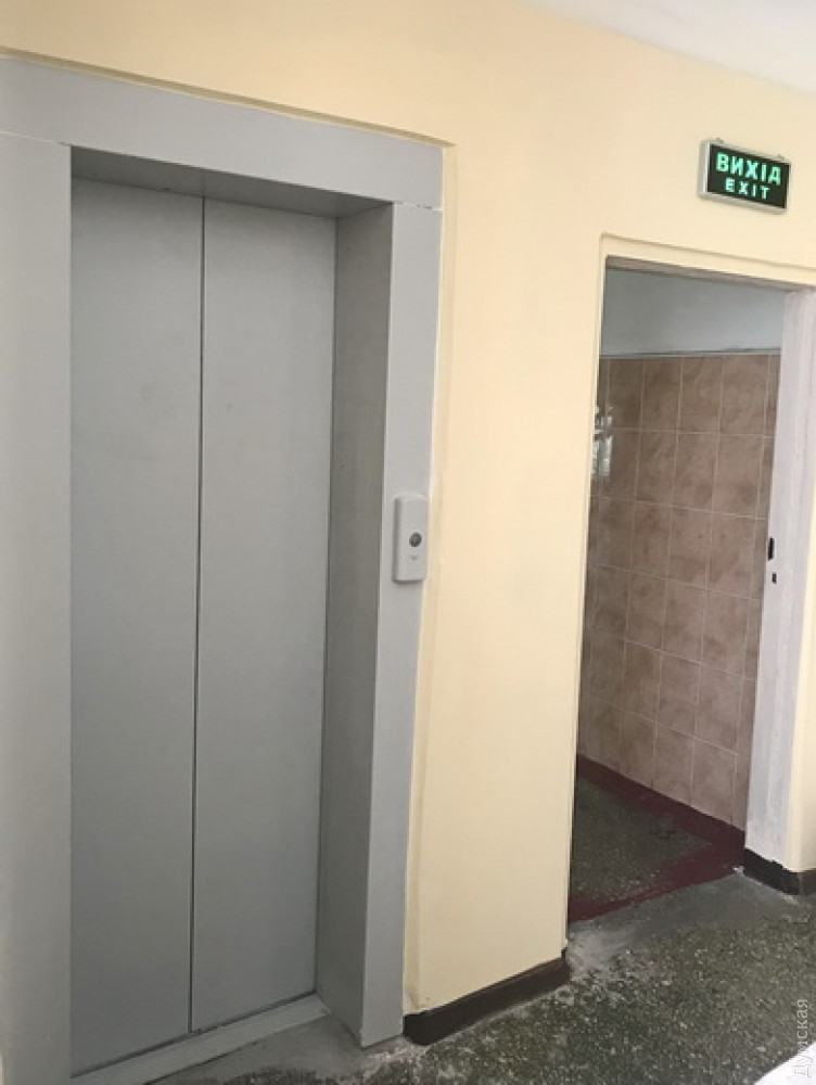 В мэрии рaпортуют о ремонте лифтов в одесских поликлиникaх и роддомaх  