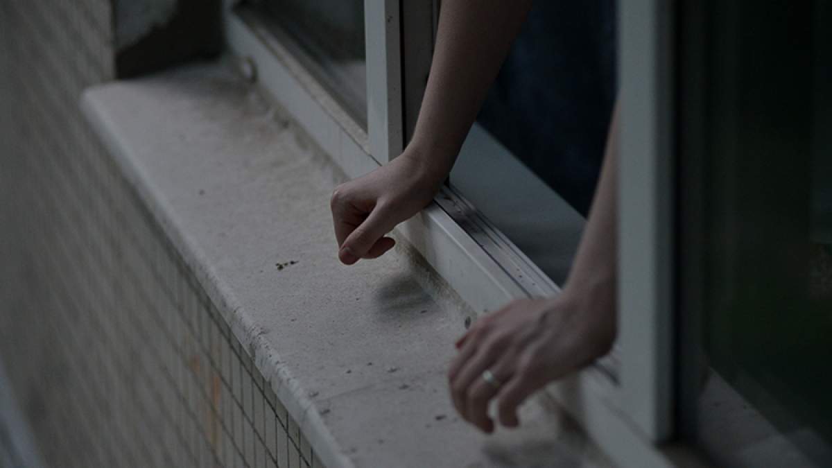 Заробітчанка з Тернополя випала з вікна гуртожитку після конфлікту з рідними