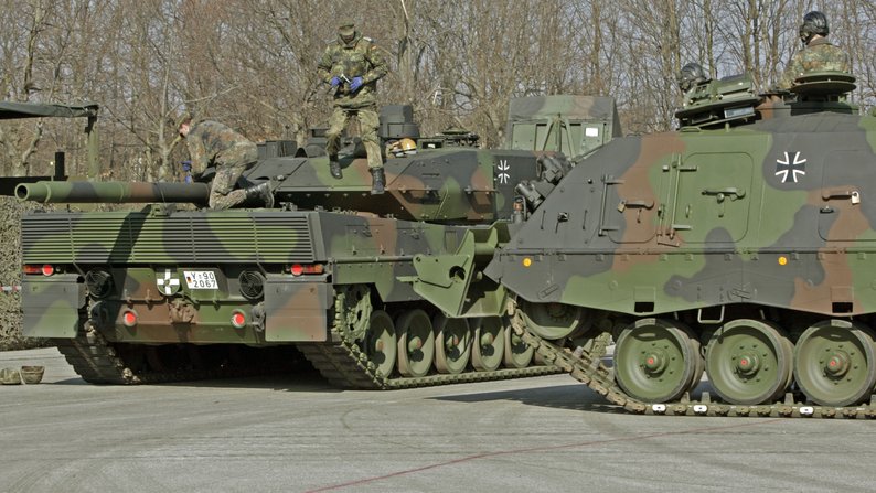 ЗСУ отримали від Німеччини дві броньовані машини Bergepanzer 2