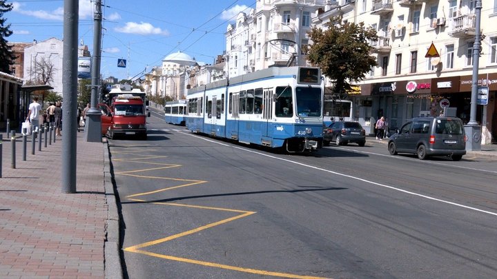 У центрі Вінниці трамваї стали швидшими, а кількість транзитних авто на Соборній скоротилася
