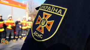 Пожежа в Могилів-Подільську: рятувальники винесли з пожежі двох пенсіонерів