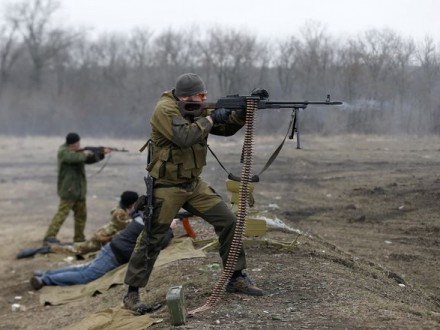 Українських офіцерів СЦКК на Донбасі обстріляли ворожі снайпери