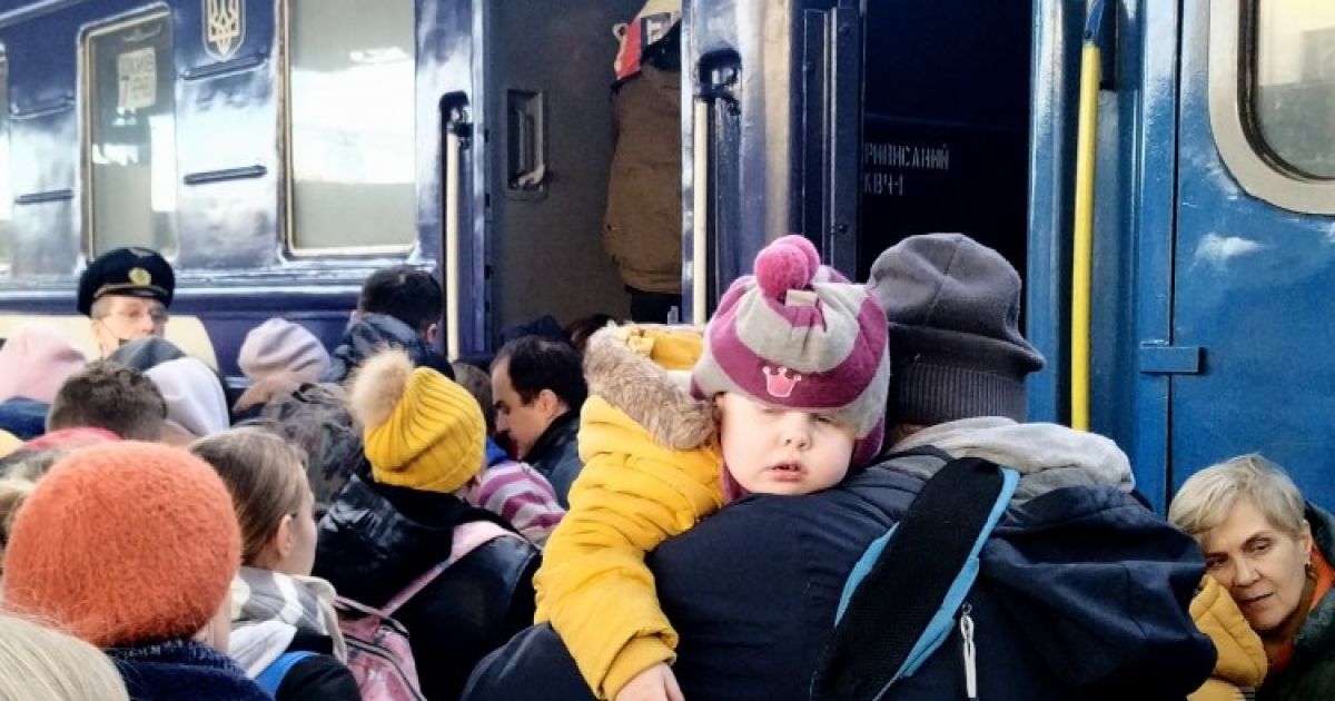 У Києві під час комендантської години дозволено посадку на евакуаційні поїзди