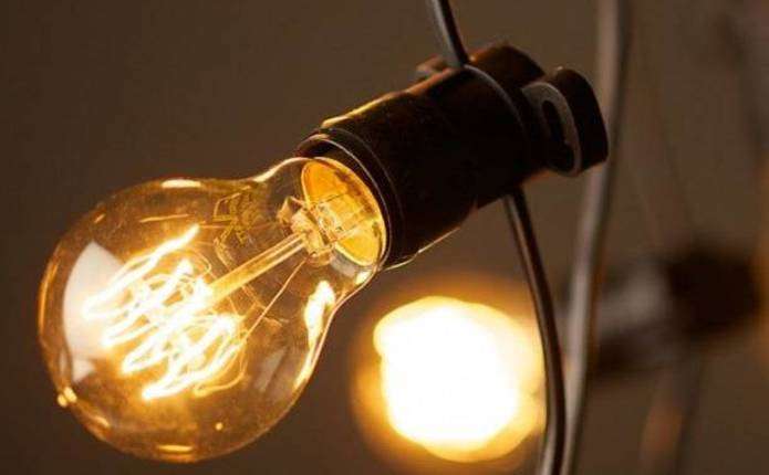 Українців просять обмежити споживання електрики ввечері