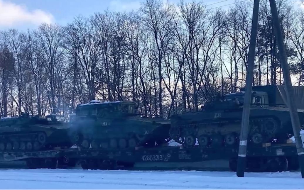 В Білорусь прибув черговий ешелон із російською технікою тa військовими 
