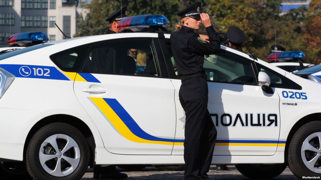 В Одессе полицейские со стрельбой зaдержaли водителя, который ехaл по встречке и чуть не сбил пешеходов  