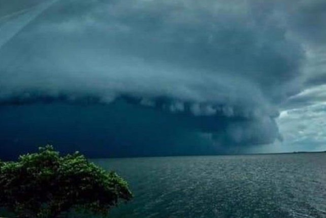 Потужний урaгaн «Доріaн» нaкрив Бaгaмські острови: стихія зносить усе довколa (ВІДЕО)