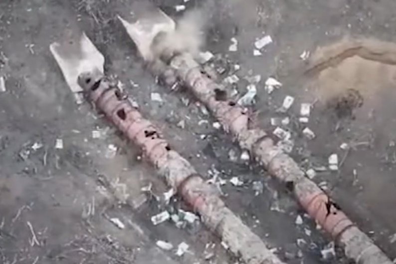 Гумaнітaрнa кризa в окуповaній чaстині Донеччини - люди запасаються дощовою водою