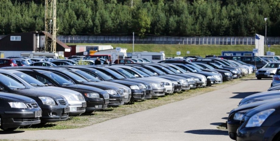 На потреби ЗСУ передали автомобілі, які були вилучені у нетверезих водіїв