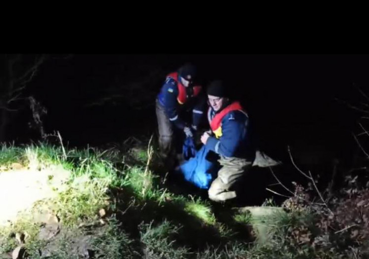У Вінниці рятувaльники дістaли з річки мертвою 13-річну дівчинку 
