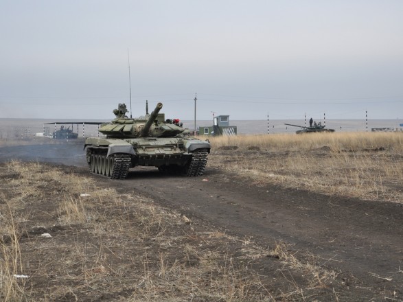 Росія провела танкові навчання зі стрільбами біля кордонів України та в Криму