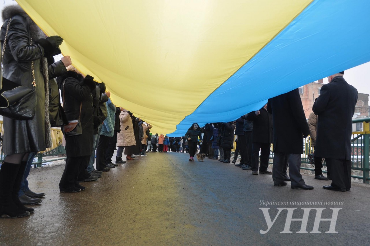 Стометровий прапор, "живий" герб, ланцюг єдності - українці відзначили День Соборності