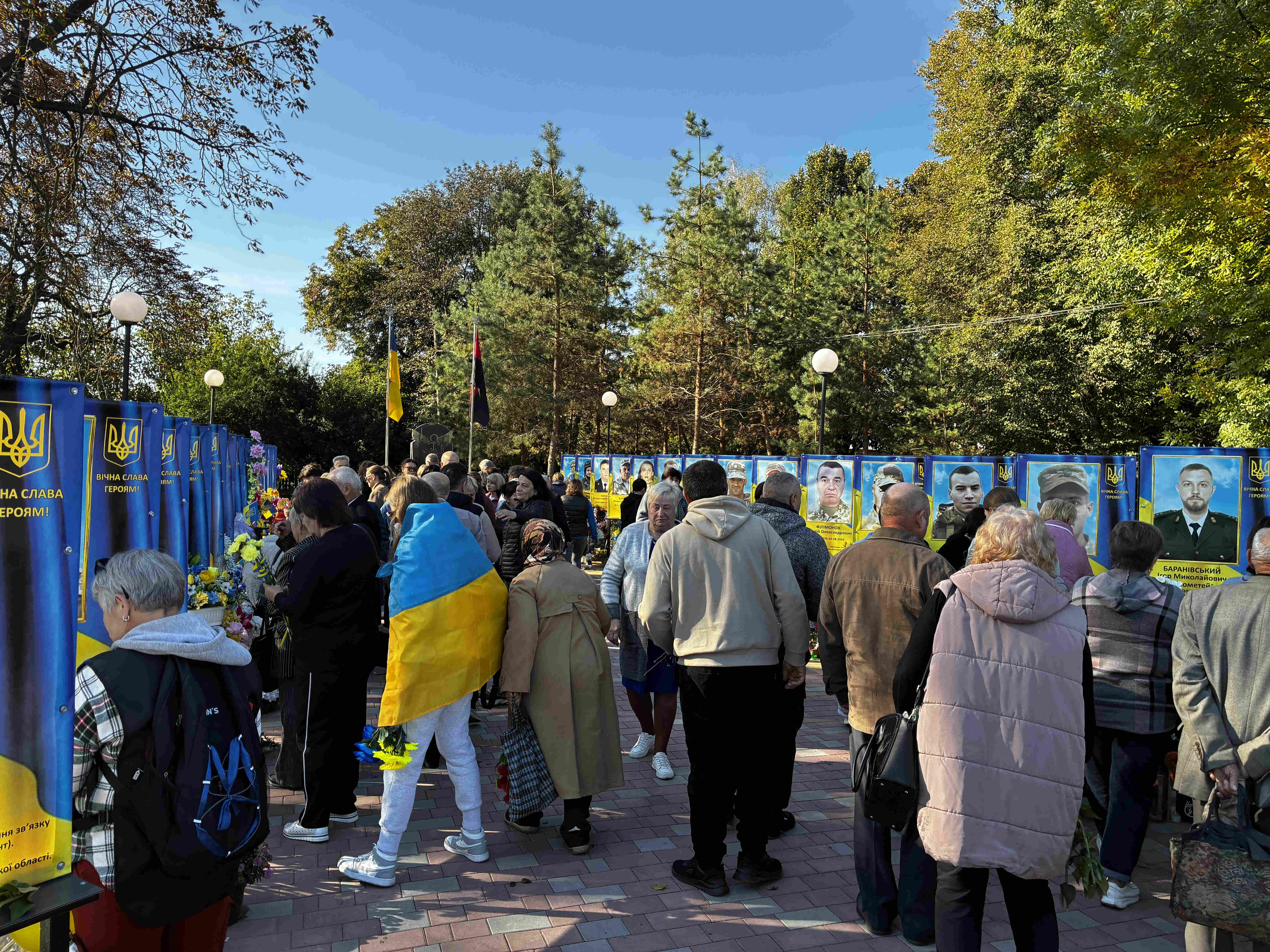 Простір віри та незламності: у Махнівській громаді відкрили Алею Надії