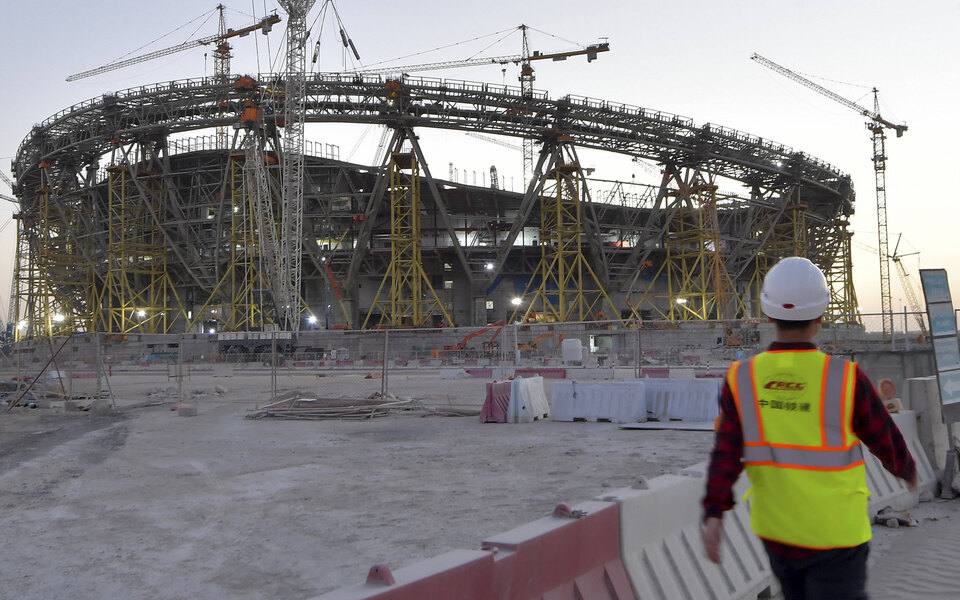 Понад 6500 мігрантів загинули в Катарі з тих пір, як країна отримала право проведення чемпіонату світу з футболу