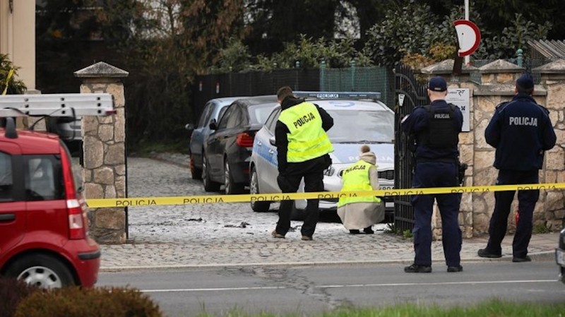 У Польщі помер українець, підпалив себе під консульством України