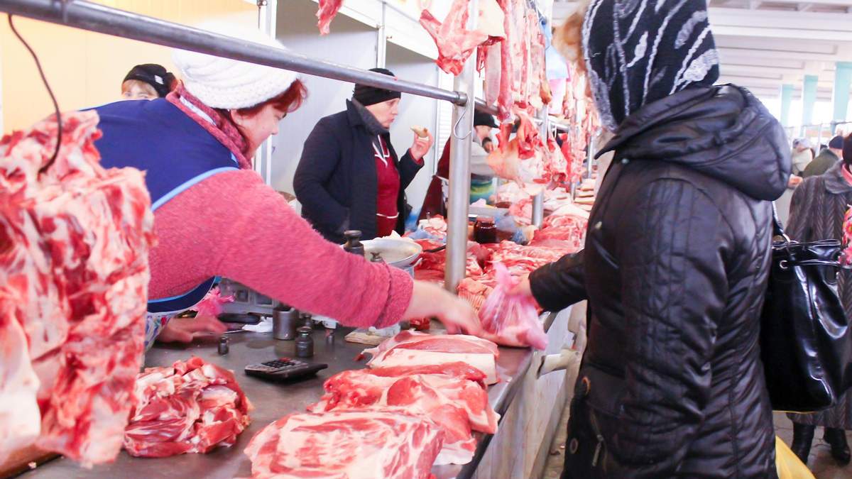 На Одещині конфлікт між продавчинями м'яса на ринку закінчився різаниною