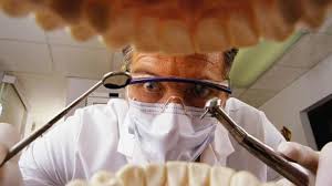 Випадіння зубів та запалення ясен – науковці назвали побічні наслідки COVID-19 