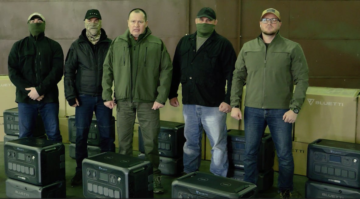 Спецпідрозділ «Артан» отримав партію потужних зарядних станцій від «Української команди»