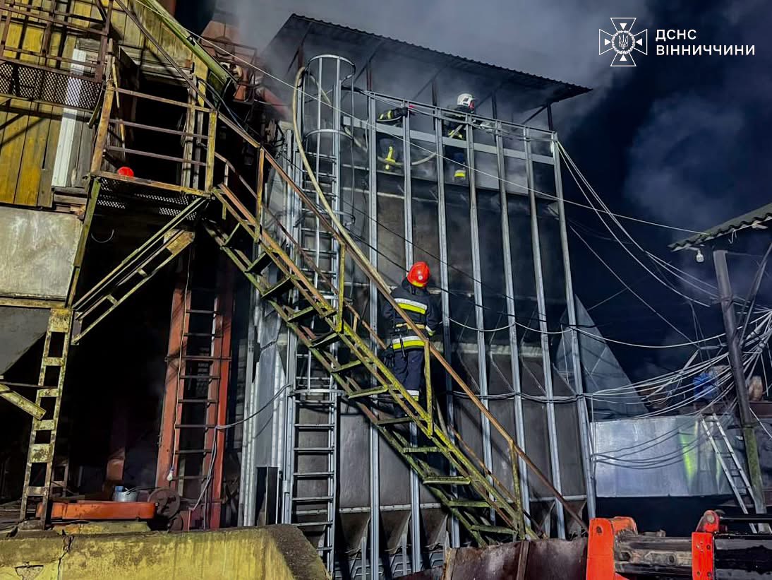 Шість пожеж за добу на Вінниччині: рятувальники втретє за тиждень гасили зерносушарку