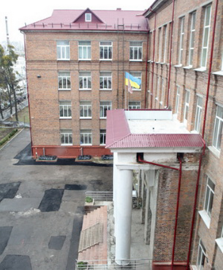 У Вінниці завершено ремонт даху ліцею №30, пошкодженого внаслідок ракетної атаки