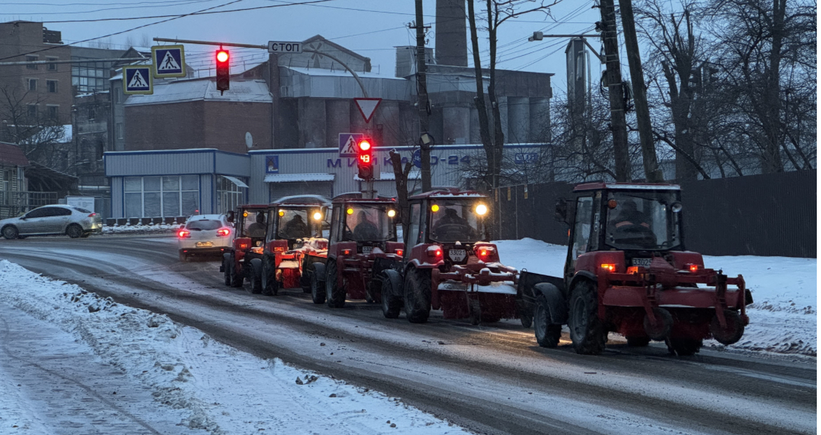 У Вінниці триває снігопад: комунальники працюють у посиленому режимі