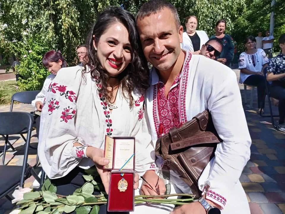 10 дітей і щоденна турбота: дружина вінницького міграційника стала «Матір’ю-героїнею»