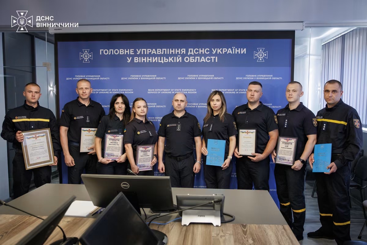 Вінницьких рятувальників відзначили з нагоди Дня Незалежності України