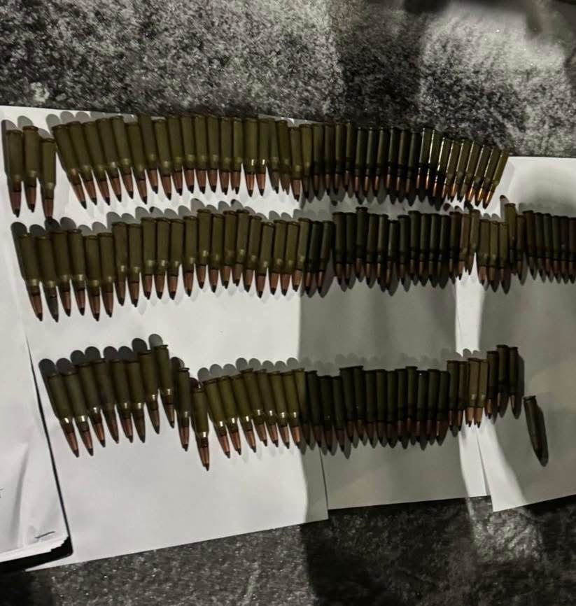 Вінницькі митники виявили боєприпаси, приховані у коробці з-під алкоголю