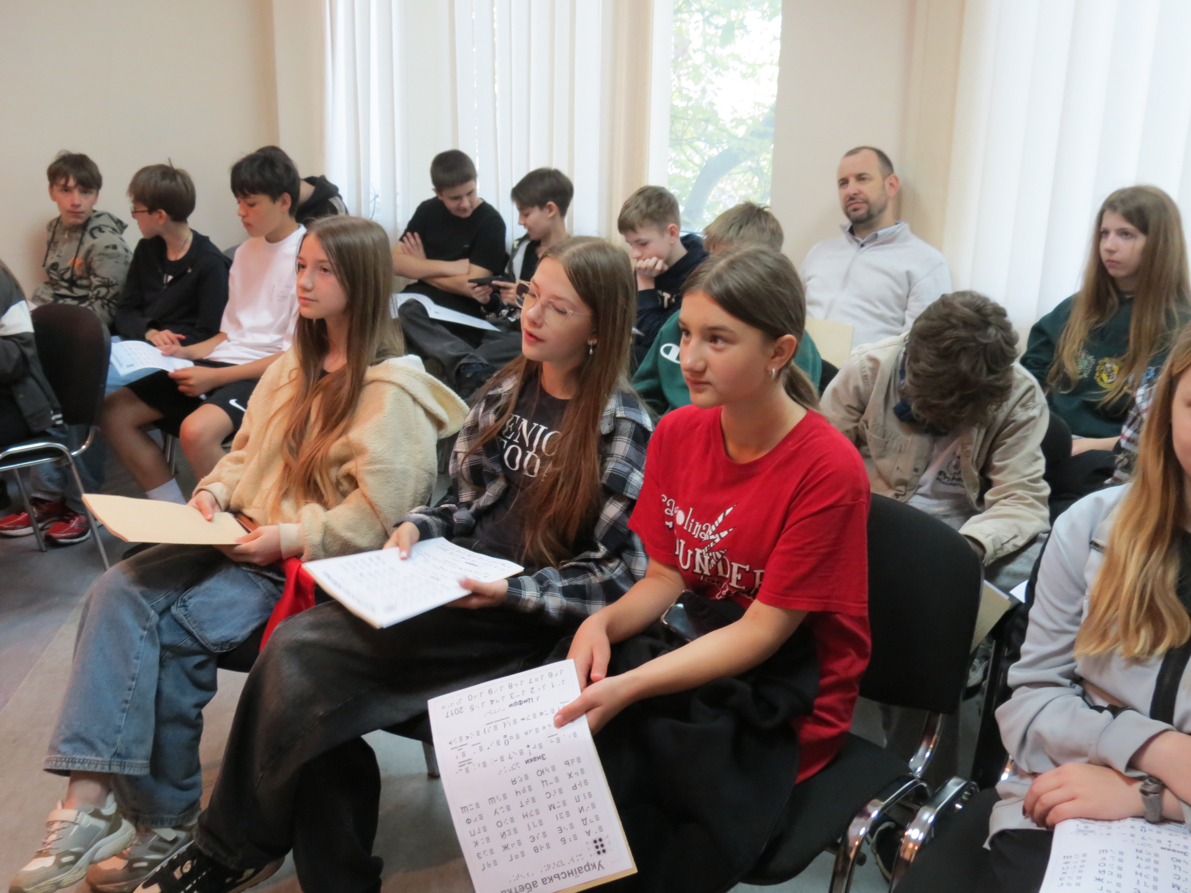 Школярі ознайомилися із життям незрячих Вінниці