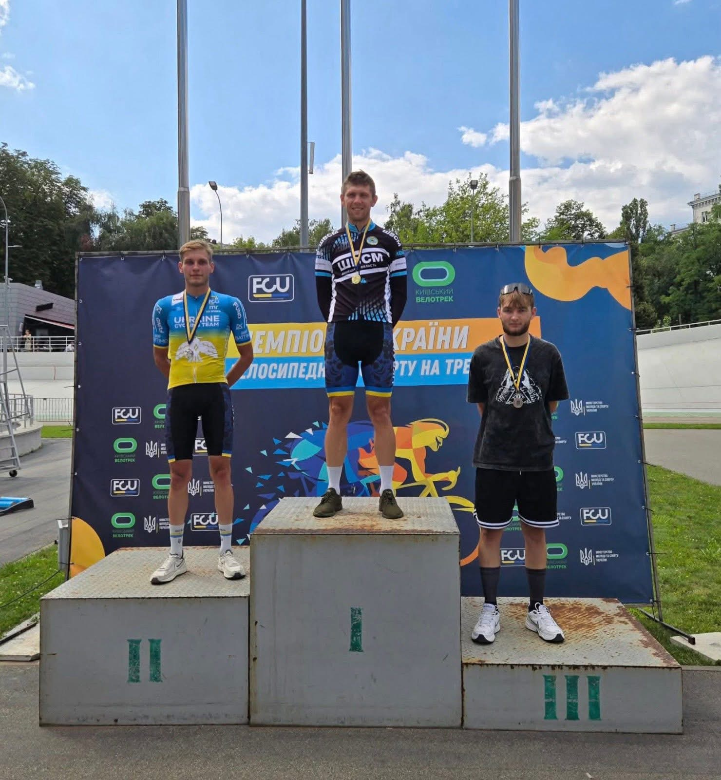 Три срібла для Вінниччини: успіх наших велогонщиків на чемпіонаті України