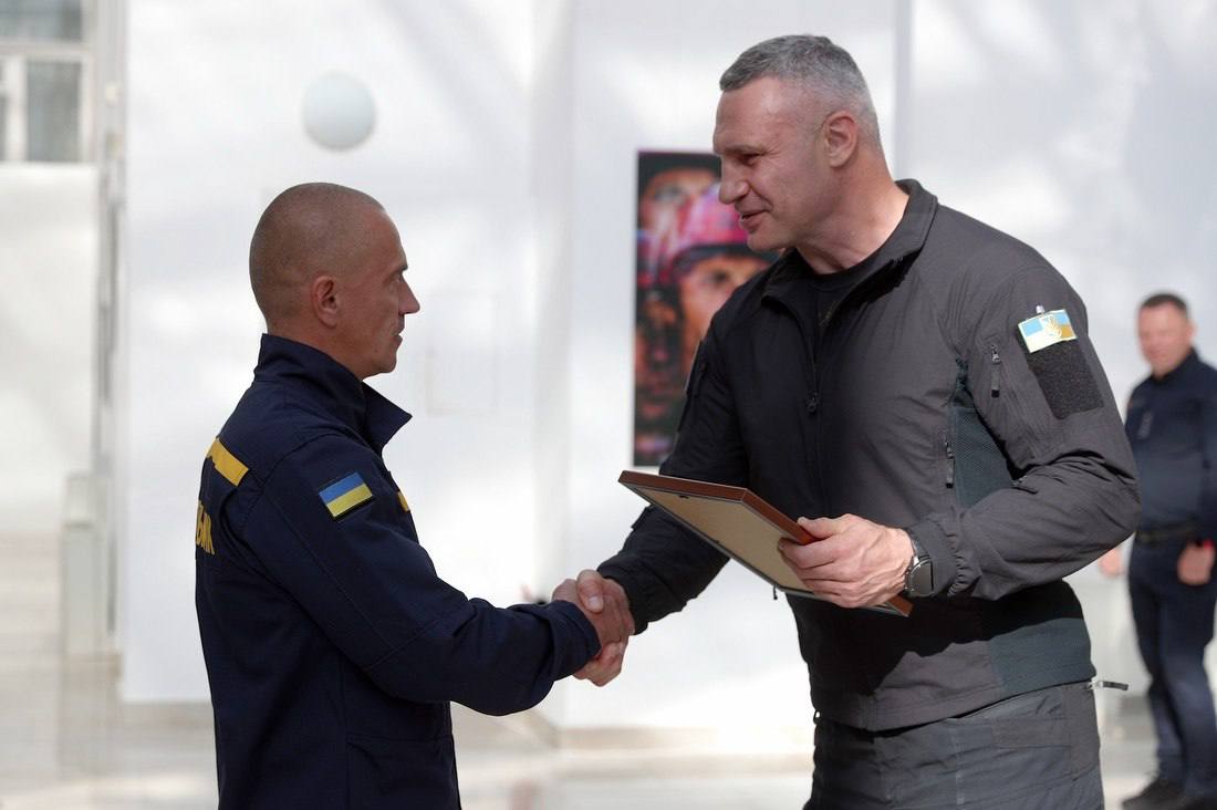 Кличко привітав рятувальників Києва та розповів про понад 46 тисяч виїздів від початку війни