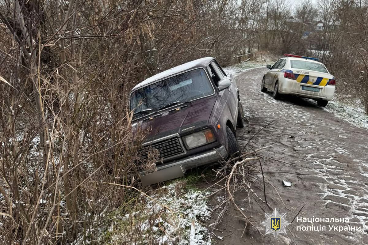 Ніч автокрадіжок і аварій: на Тульчинщині затримали чоловіка, причетного до викрадення двох авто