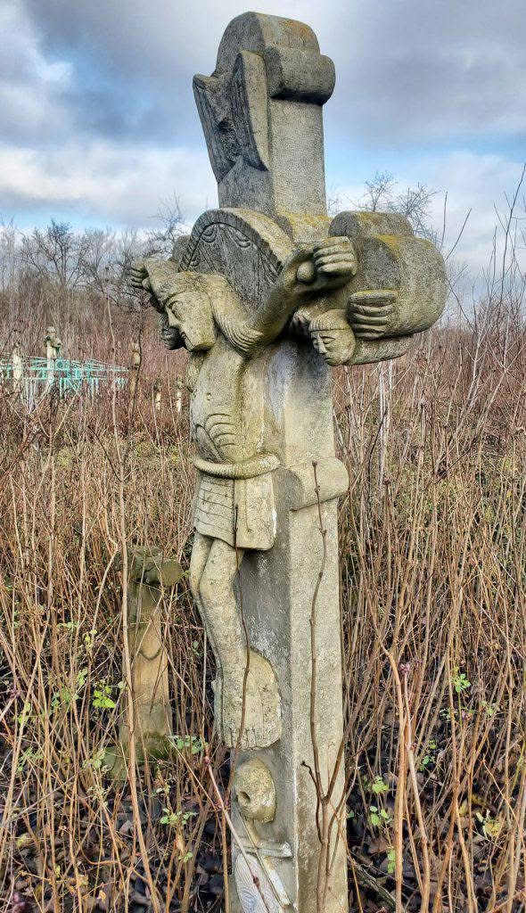 Дзигівка: село кам’яних шедеврів і старовинних хрестів