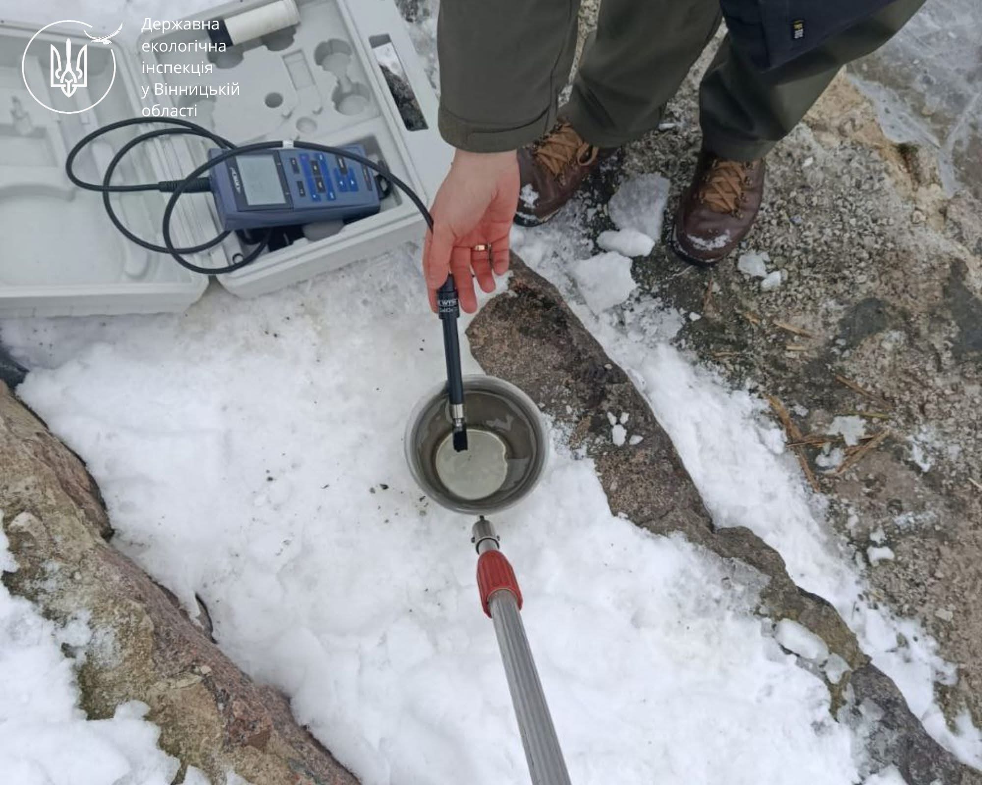 На Ладижинському водосховищі триває екологічний моніторинг
